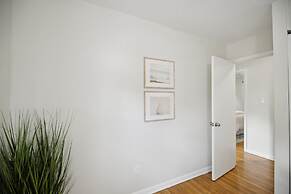 Comfy Coastal Getaway With Modern Comforts 3 Bedroom Home