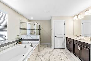 More Space Than Needed Huge 6 Bedroom Home! 6 Villa