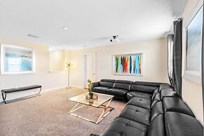 More Space Than Needed Huge 6 Bedroom Home! 6 Villa