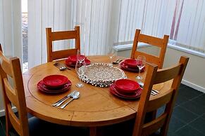 Charming 3BR House - Wifi, Parking, Pet Friendly