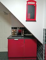 Charming 3BR House - Wifi, Parking, Pet Friendly