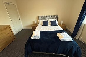 Charming 3BR House - Wifi, Parking, Pet Friendly