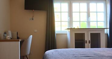 Art 4 You Carcavelos Suites