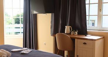 Art 4 You Carcavelos Suites