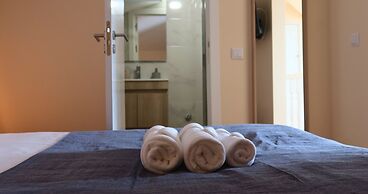 Art 4 You Carcavelos Suites