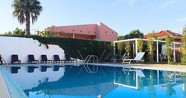 Art 4 You Carcavelos Suites