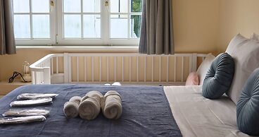 Art 4 You Carcavelos Suites