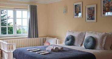 Art 4 You Carcavelos Suites