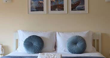 Art 4 You Carcavelos Suites