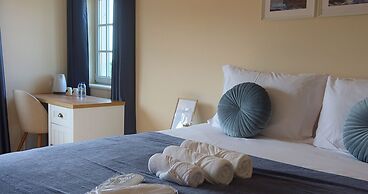 Art 4 You Carcavelos Suites