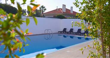 Art 4 You Carcavelos Suites