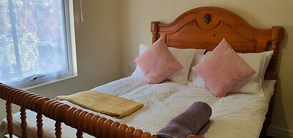 Room in Guest Room - Big Room Near Coventry City Centre