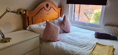 Room in Guest Room - Big Room Near Coventry City Centre