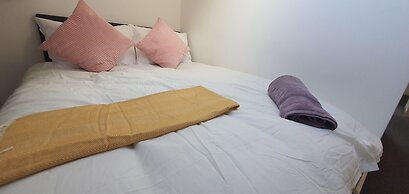 Room in Guest Room - Big Room Near Coventry City Centre