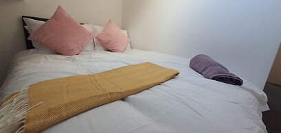 Room in Guest Room - Bright Nice Room in Coventry