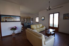 Family Apartment With Balcony In Budoni