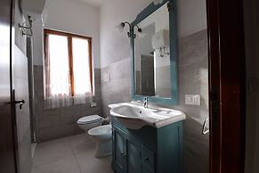 Family Apartment With Balcony In Budoni