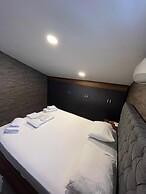 La Vie Suit Hotel