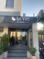La Vie Suit Hotel
