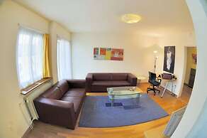 Tranquil Seafront Escape