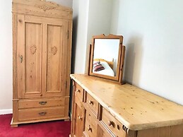 Accessible Bungalow - 4 Beds 2 Baths -dog Friendly