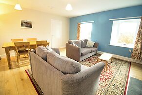 Accessible Bungalow - 4 Beds 2 Baths -dog Friendly