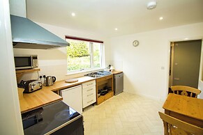 Accessible Bungalow - 4 Beds 2 Baths -dog Friendly