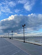 Seaside Escape - 1 Block From Beach & Boardwalk