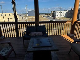 Seaside Escape - 1 Block From Beach & Boardwalk