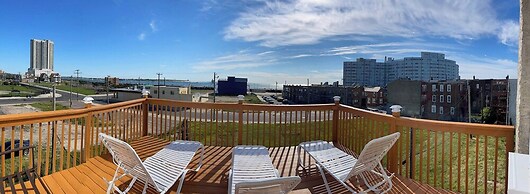 Seaside Escape - 1 Block From Beach & Boardwalk