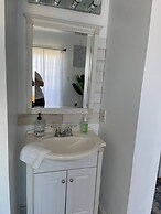 Seaside Escape - 1 Block From Beach & Boardwalk