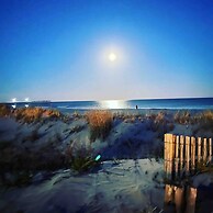 Seaside Escape - 1 Block From Beach & Boardwalk