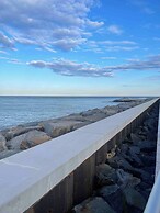 Seaside Escape - 1 Block From Beach & Boardwalk