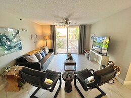 Exclusive Condo 10 Min to the Beach