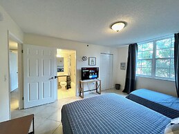 Exclusive Condo 10 Min to the Beach