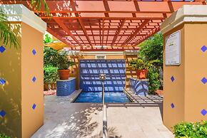 Exclusive Condo 10 Min to the Beach