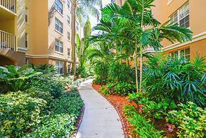 Exclusive Condo 10 Min to the Beach