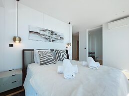 Majestic Penthouse View by Atlantic Holiday