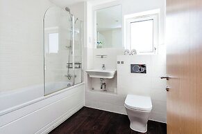 Luxurious 4 BH Home Near Willen Lake Ideal for Families & Business Sta