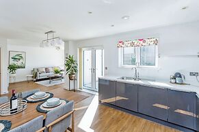 Luxurious 4 BH Home Near Willen Lake Ideal for Families & Business Sta