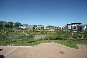 Luxurious 4 BH Home Near Willen Lake Ideal for Families & Business Sta