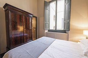 Luxury River View Apartment by MMega