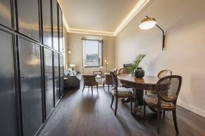 Luxury River View Apartment by MMega