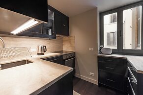 Luxury River View Apartment by MMega