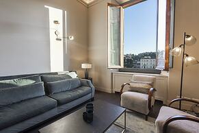 Luxury River View Apartment by MMega