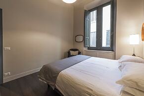 Luxury River View Apartment by MMega