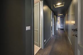 Luxury River View Apartment by MMega