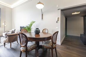 Luxury River View Apartment by MMega