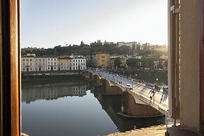 Luxury River View Apartment by MMega