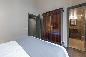 Luxury River View Apartment by MMega